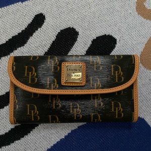 Dooney and Bourke wallet